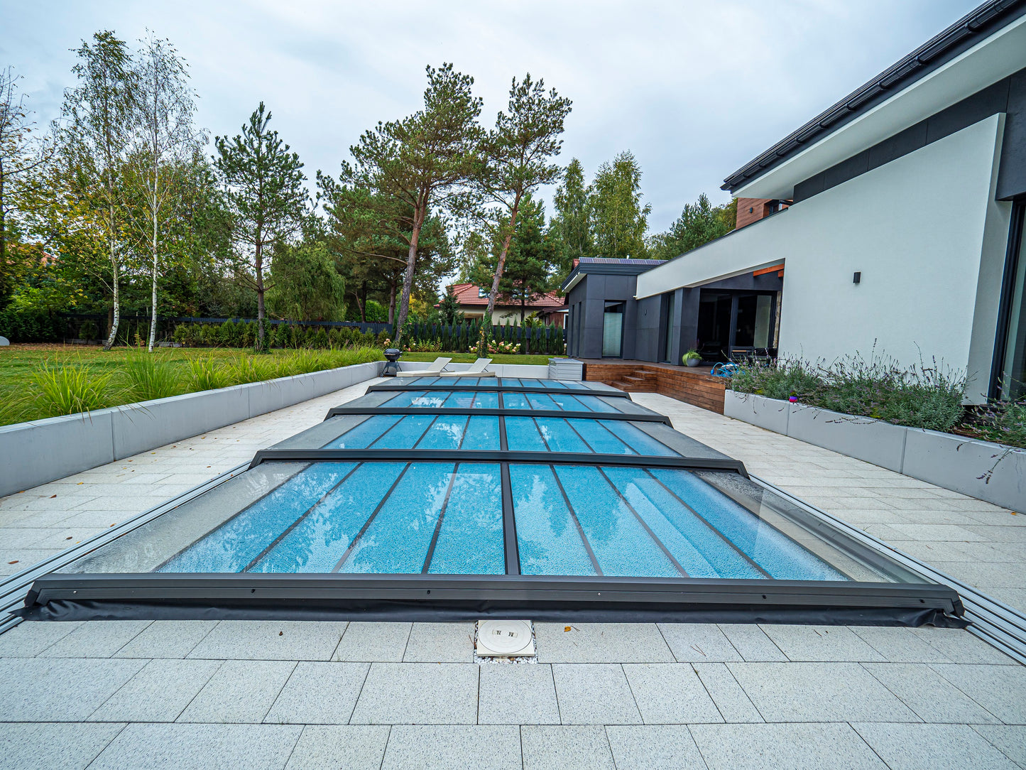 Gravity 5° BUCOVERS Poolüberdachung - Preis auf Anfrage