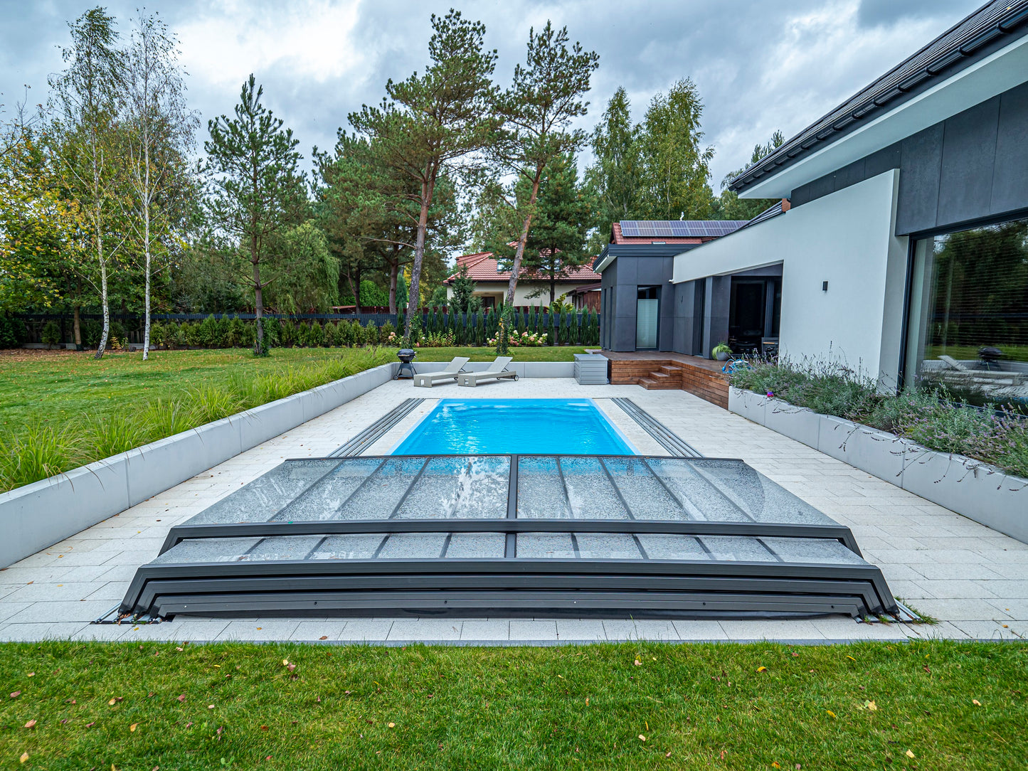 Gravity 5° BUCOVERS Poolüberdachung - Preis auf Anfrage