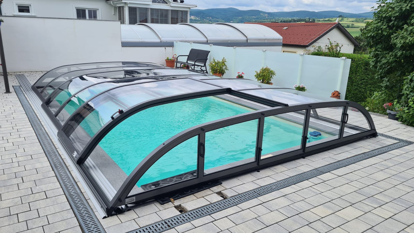 BUCOVERS Horizon Poolüberdachung - Preis auf Anfrage