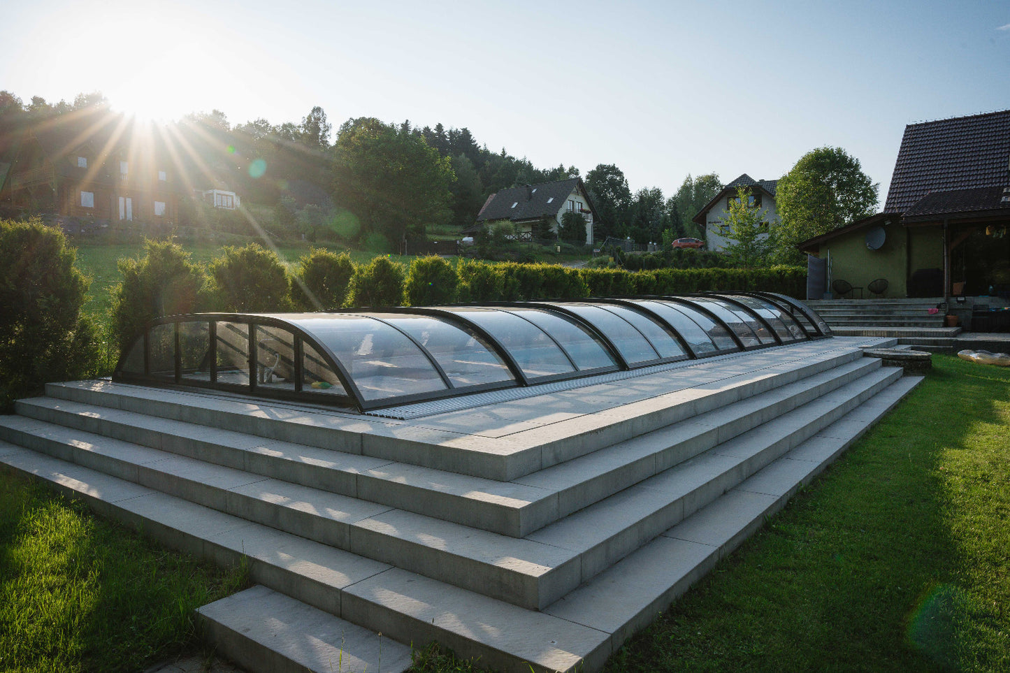 BUCOVERS Horizon Poolüberdachung - Preis auf Anfrage