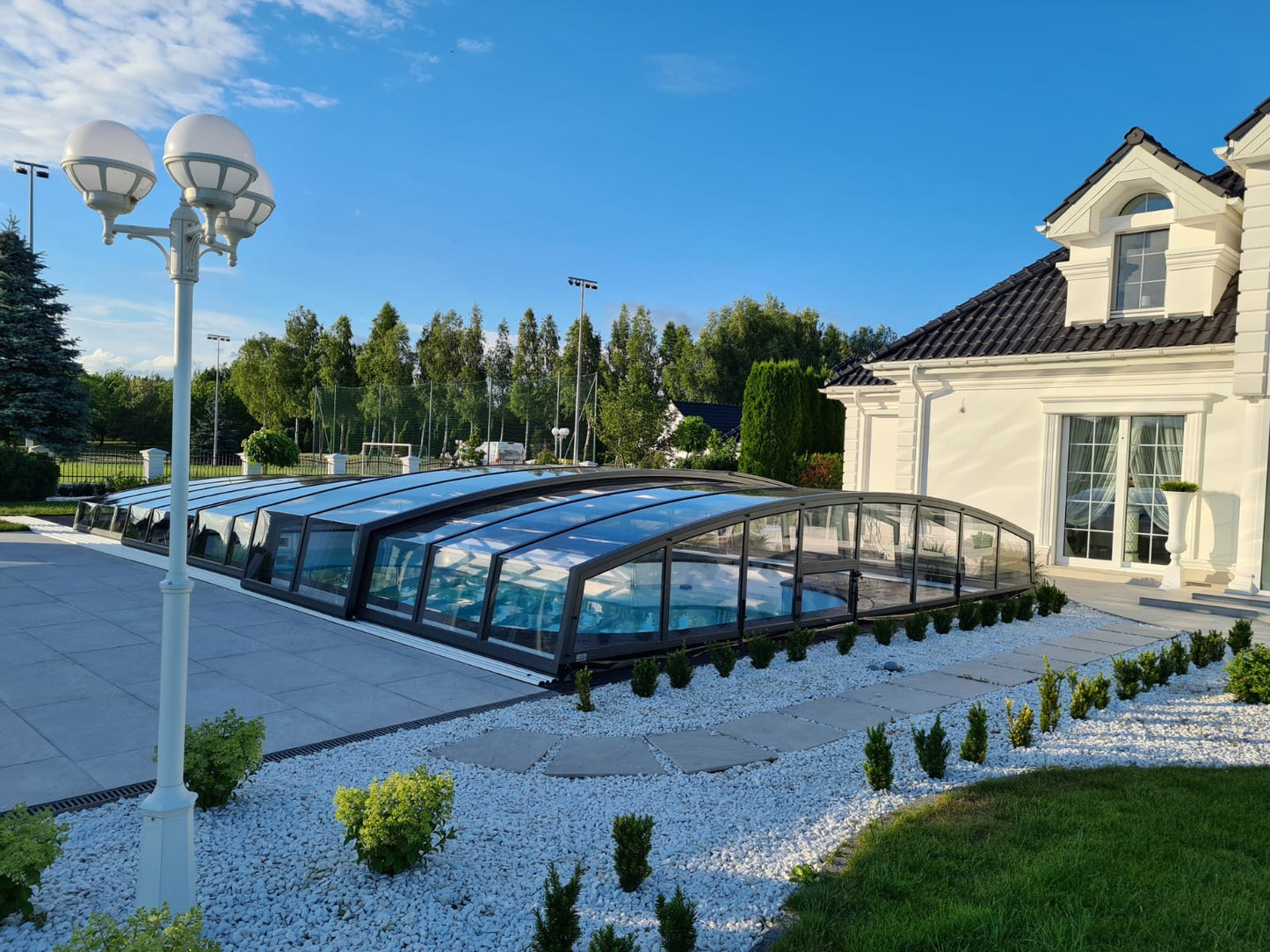 Skyline BUCOVERS Poolüberdachung - Preis auf Anfrage
