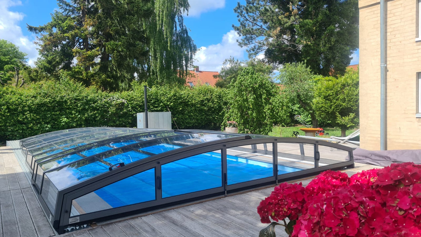 Skyline BUCOVERS Poolüberdachung - Preis auf Anfrage
