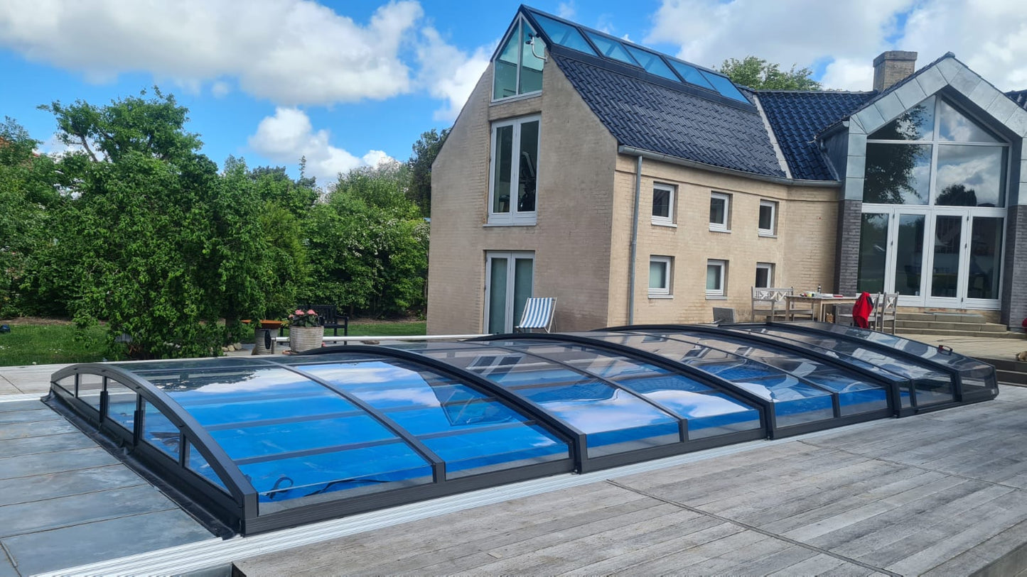 Skyline BUCOVERS Poolüberdachung - Preis auf Anfrage