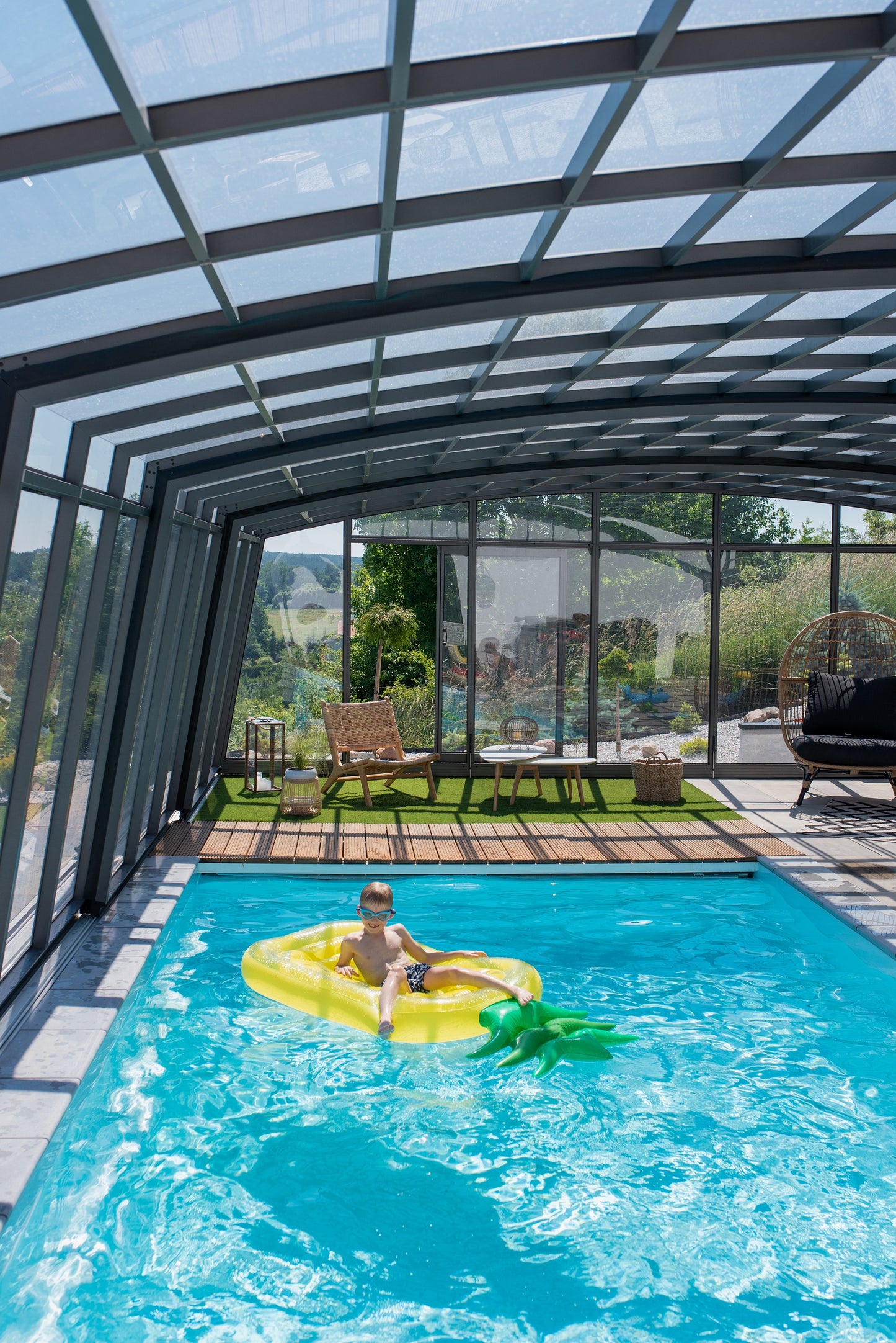 Skyline UP BUCOVERS Poolüberdachung - Preis auf Anfrage