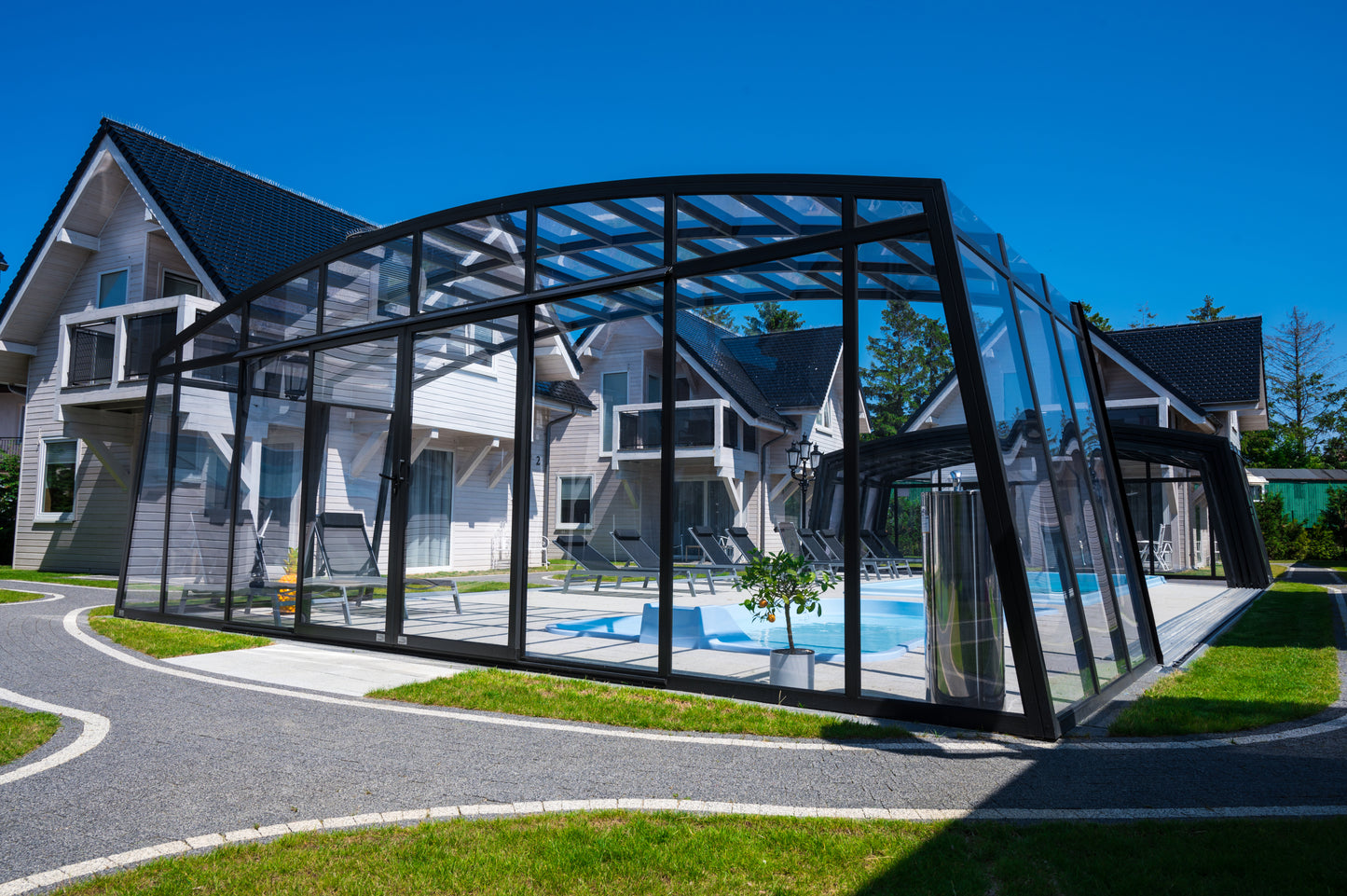 Skyline UP BUCOVERS Poolüberdachung - Preis auf Anfrage