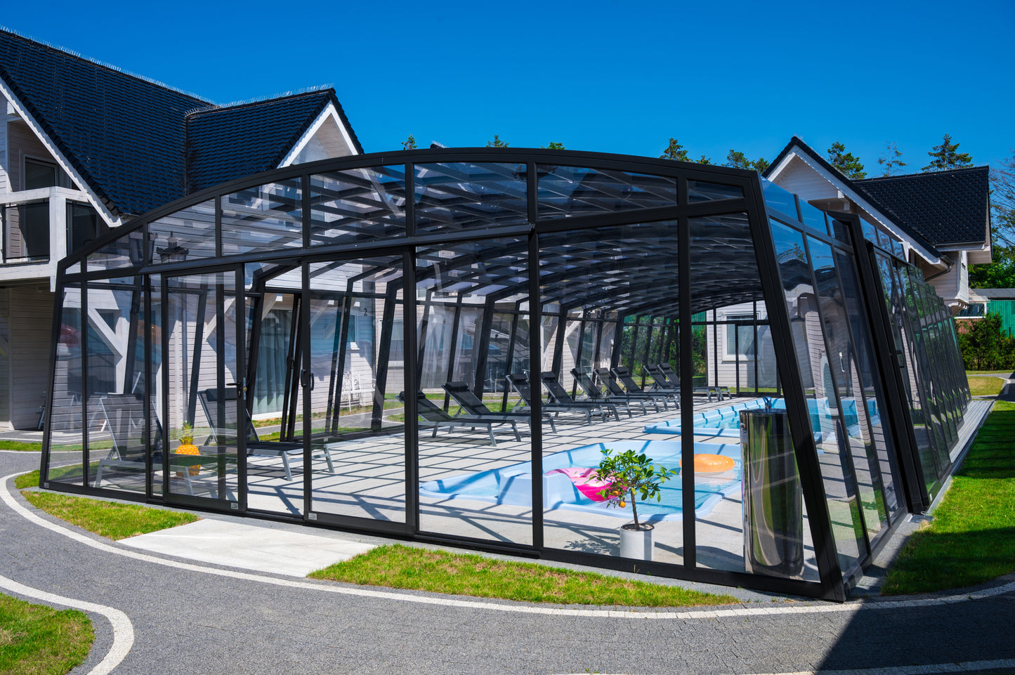 Skyline UP BUCOVERS Poolüberdachung - Preis auf Anfrage
