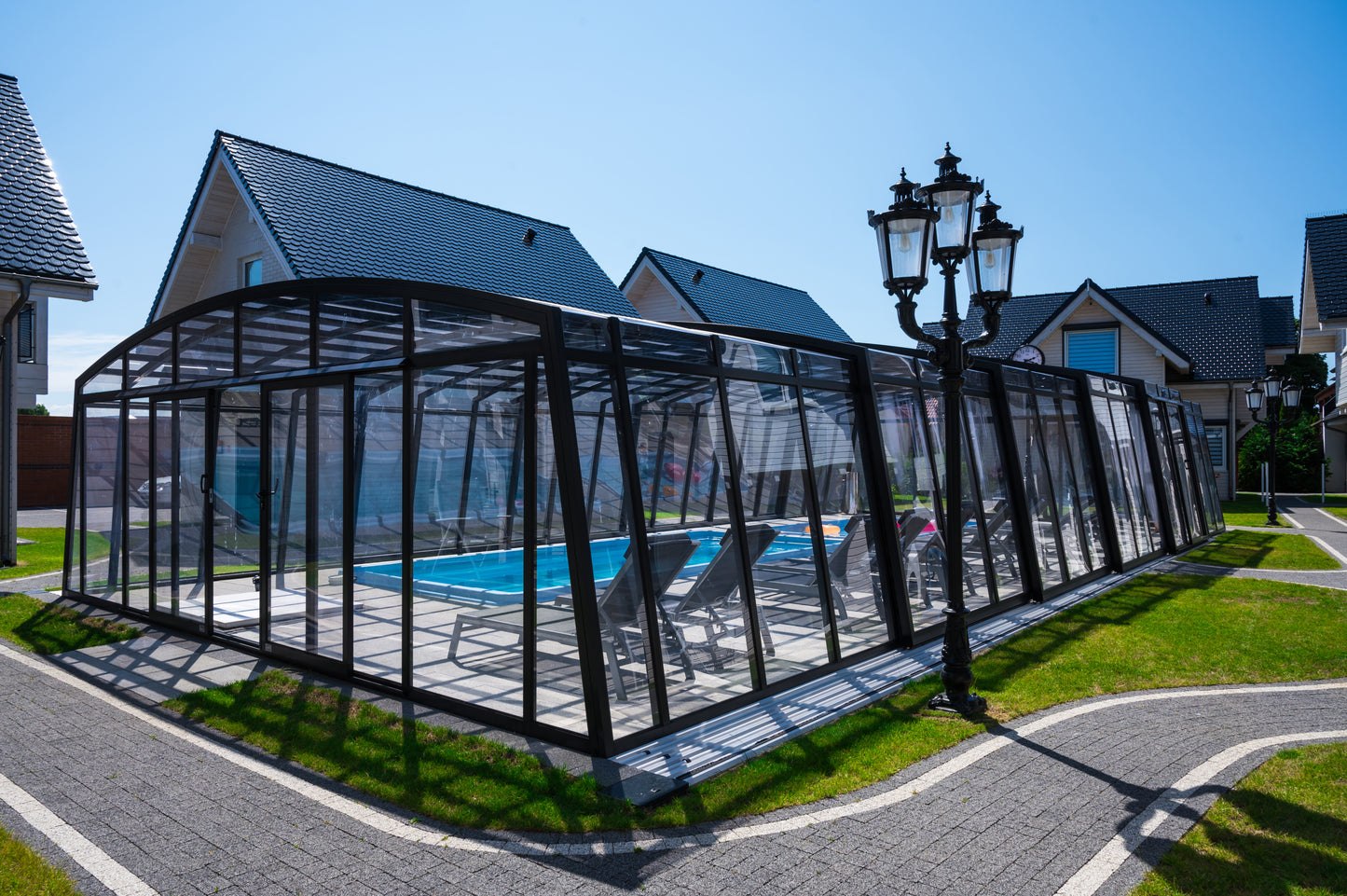Skyline UP BUCOVERS Poolüberdachung - Preis auf Anfrage