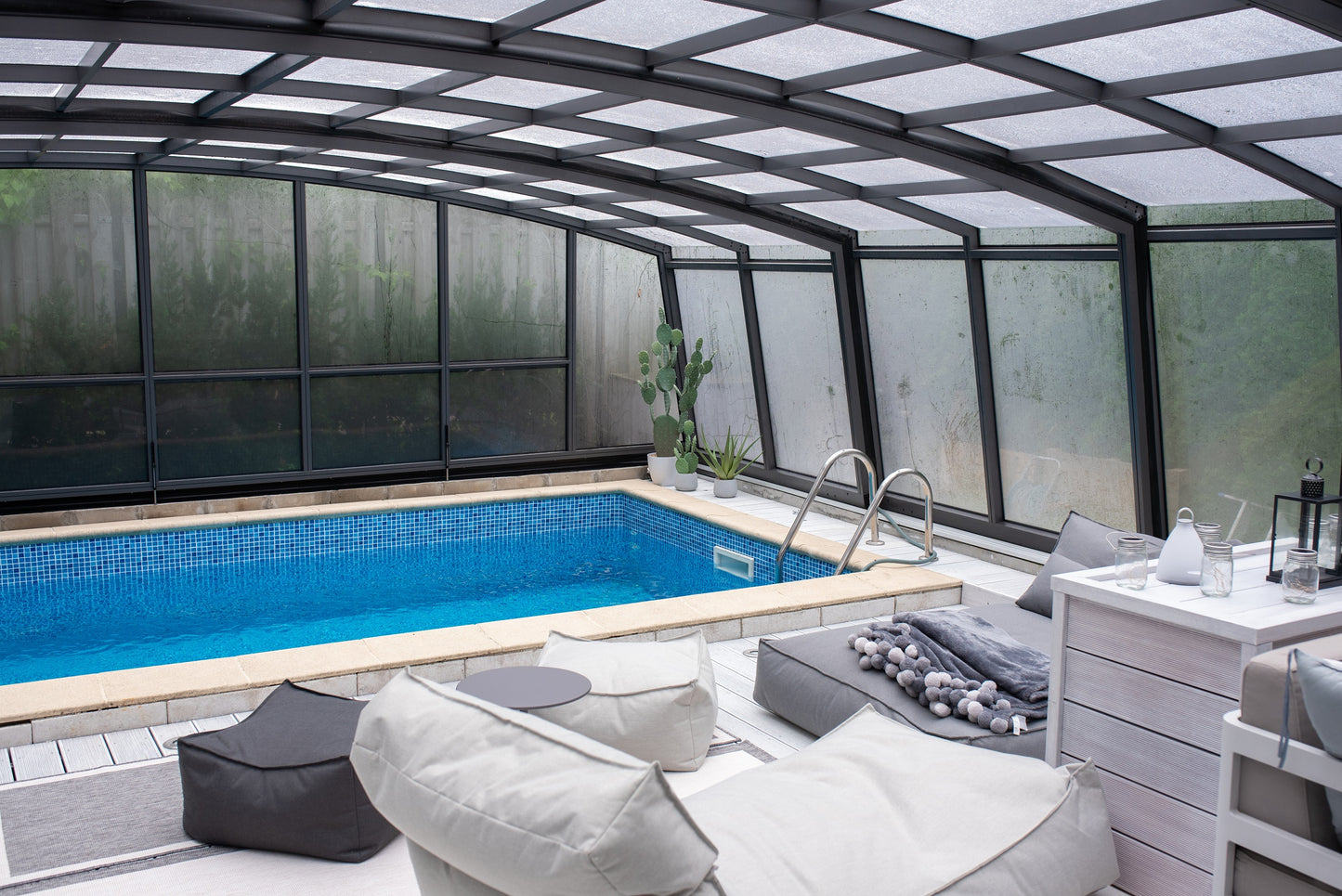 Skyline UP BUCOVERS Poolüberdachung - Preis auf Anfrage