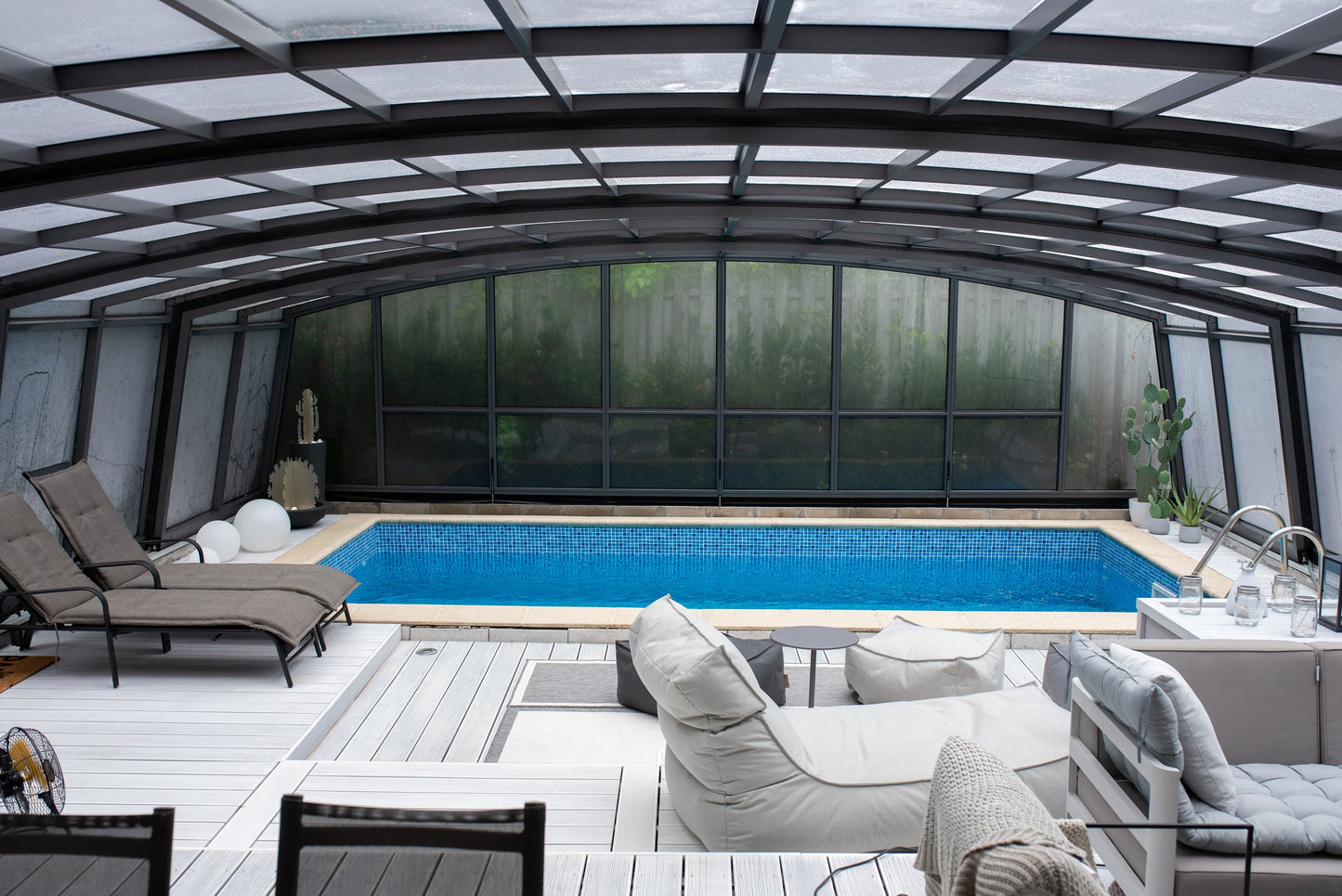 Skyline UP BUCOVERS Poolüberdachung - Preis auf Anfrage